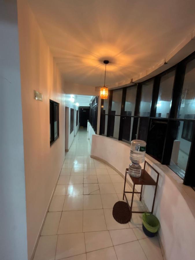 Tower 21 Regency Hotel Kochi Exteriör bild